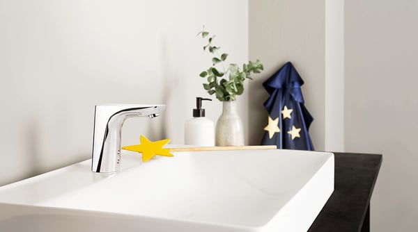smart-faucet-save-up-to-50%-water_touchless_Electra_Stela_860x480