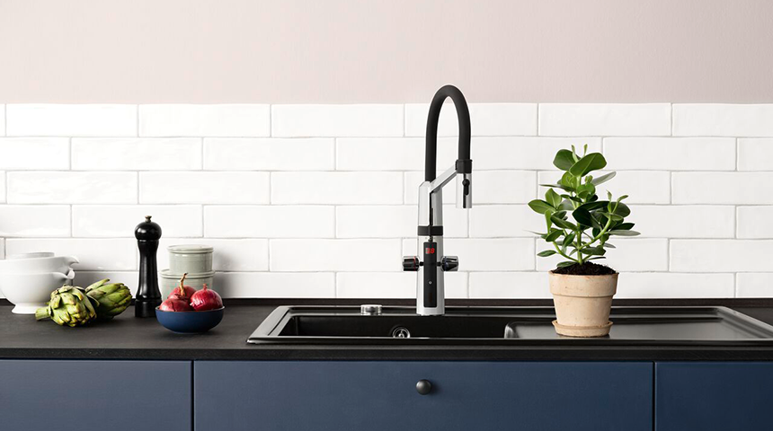 Oras Optima 2729F is a prime example of a smart faucet, including touchless function, a temperature display and smart dishwasher valve. 