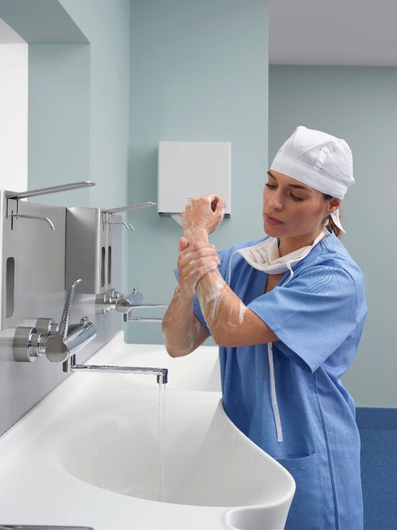 Ved at integrere intelligente hygiejneovervågningsfunktioner i eksisterende installationer kan hospitaler spore og forbedre håndhygiejnen baseret på data og feedback i realtid.