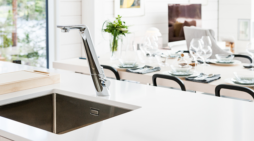 ALESSI SEnse by Oras kitchen faucet _ open plan kitchen