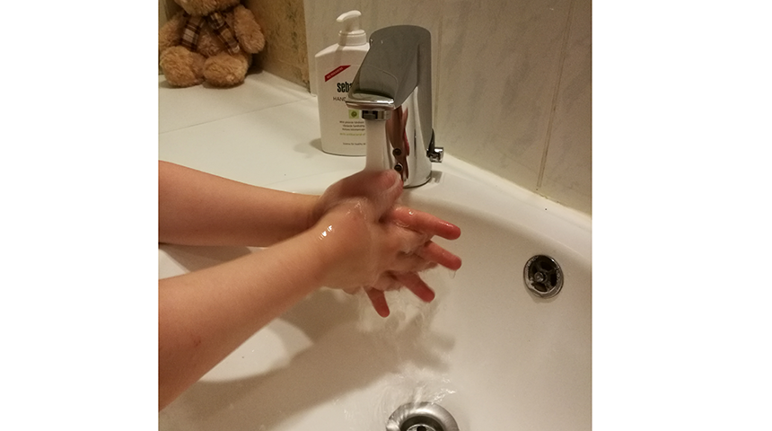 Oras_Cubista_2814F_by_washing_hands-5
