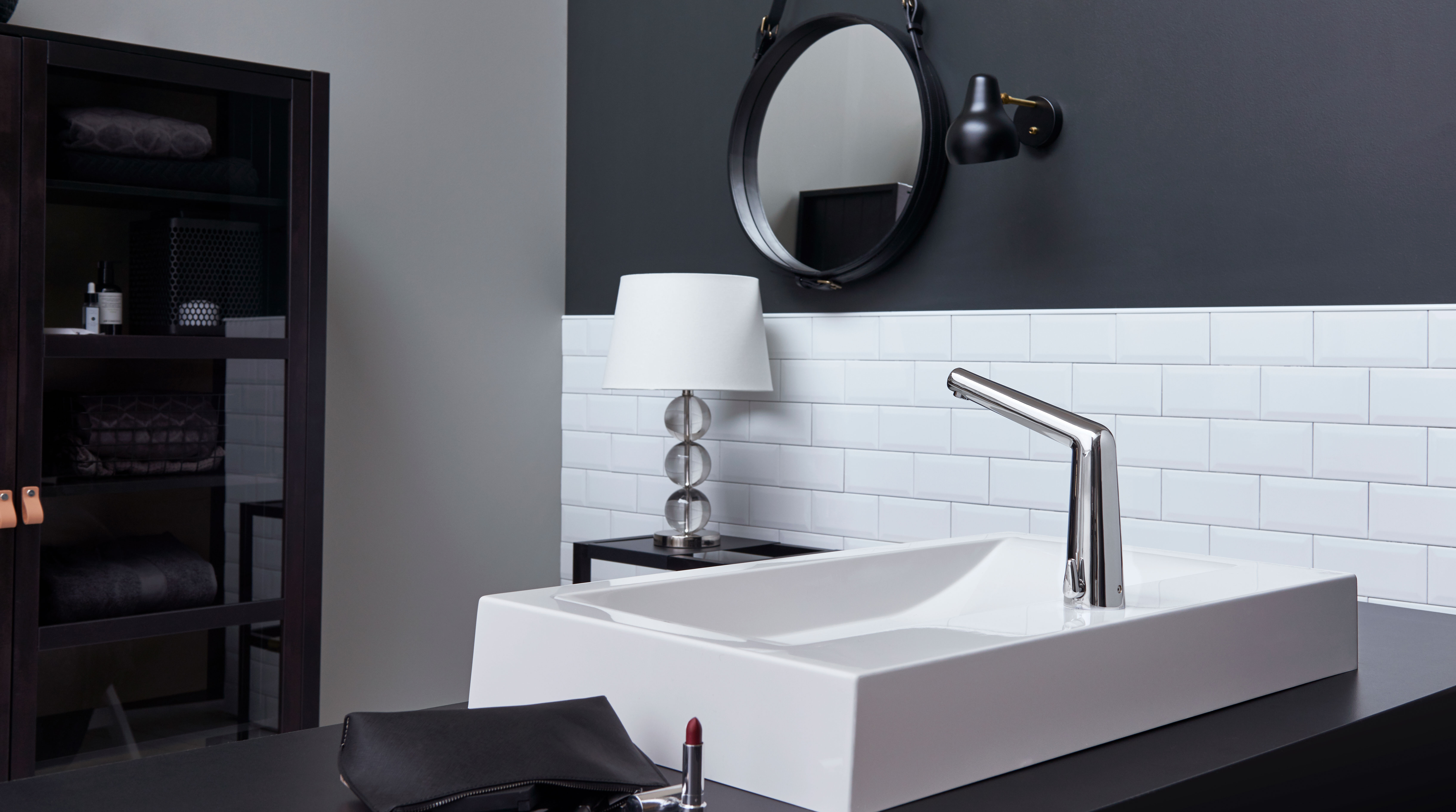 The elegantly shaped touchless faucets are hygienic and easy-to-use and the number one solution for all ecologically-conscious buildings.