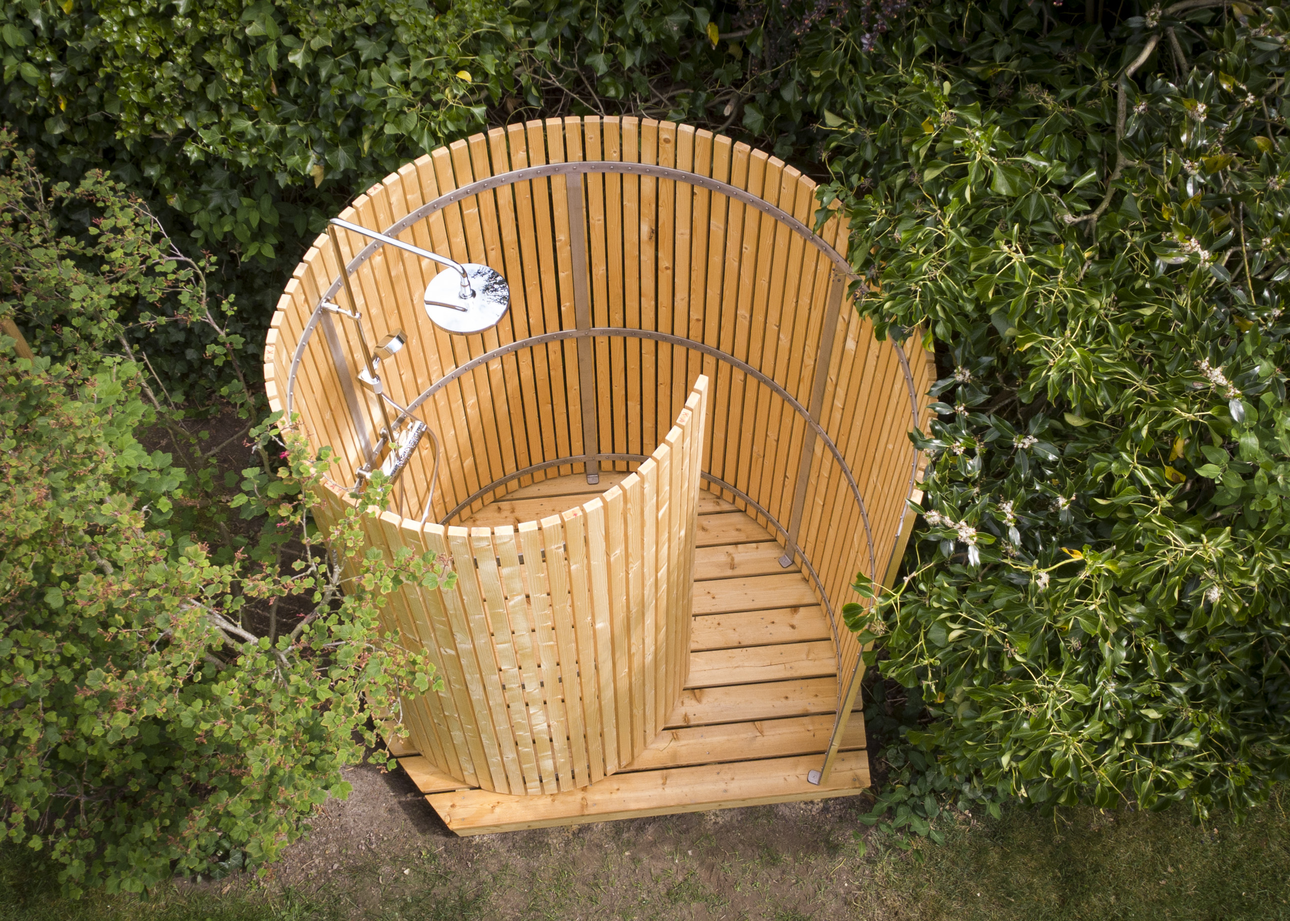 Med Nordic Seashell kan du nyde et brusebad under åben himmel.